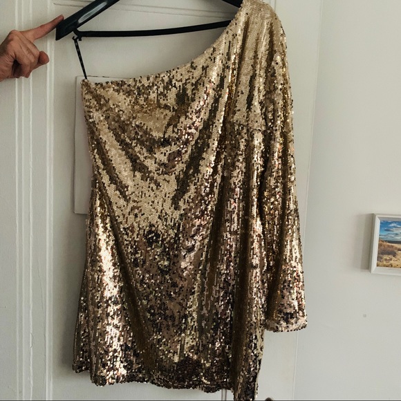 MISSGUIDED Gold Sequined Asymmetrical Mini Dress - Picture 4 of 8